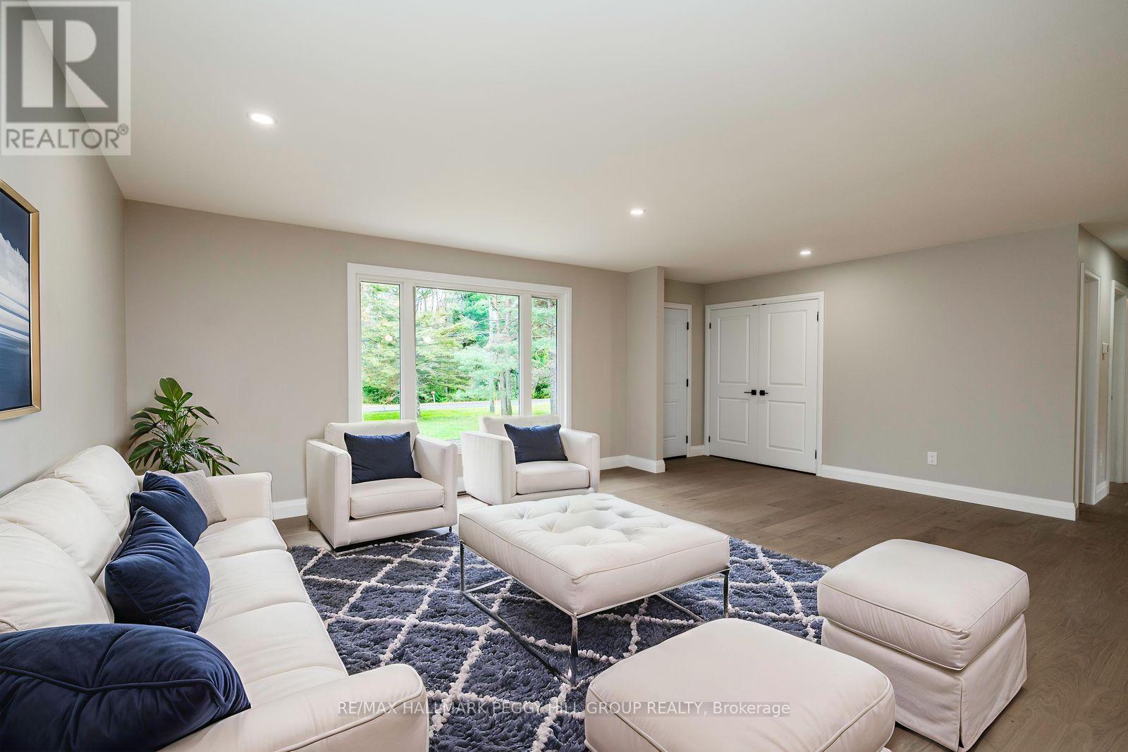 16 Hillview Crescent, Springwater, Ontario  L9X 1N4 - Photo 3 - S12576414