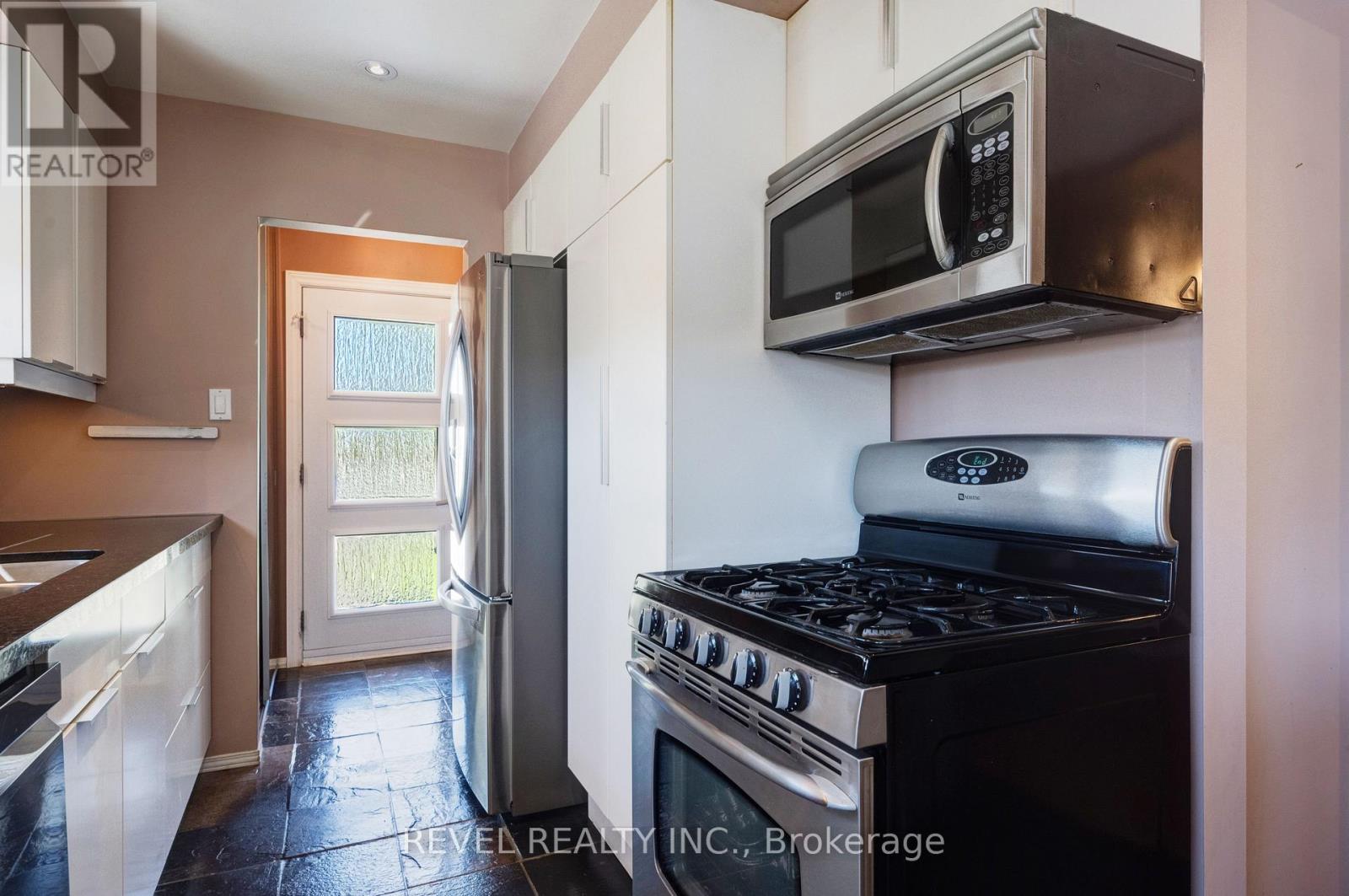 44 Marblehead Crescent, Brampton, Ontario  L6S 2V1 - Photo 11 - W12576406