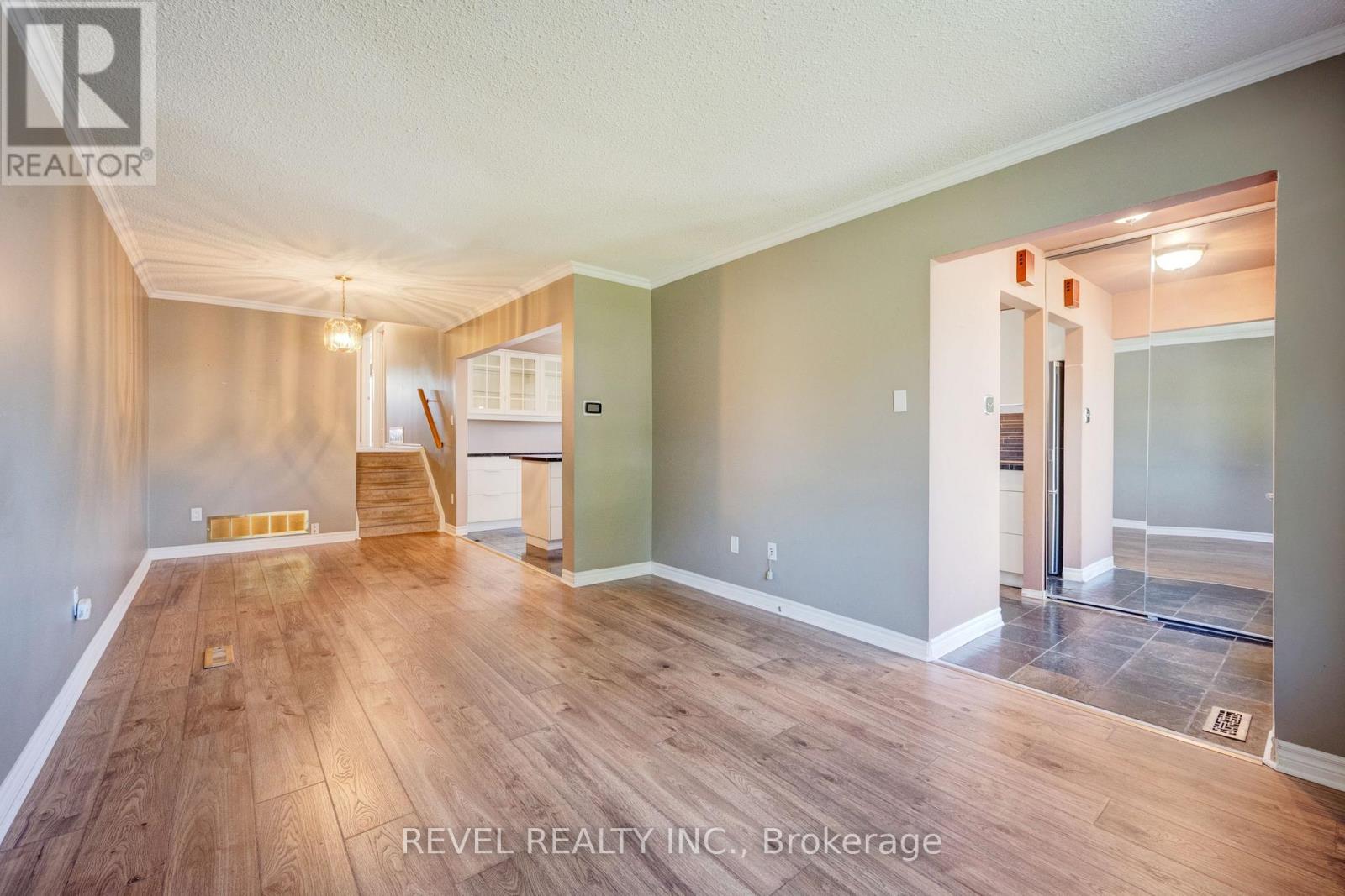 44 Marblehead Crescent, Brampton, Ontario  L6S 2V1 - Photo 2 - W12576406