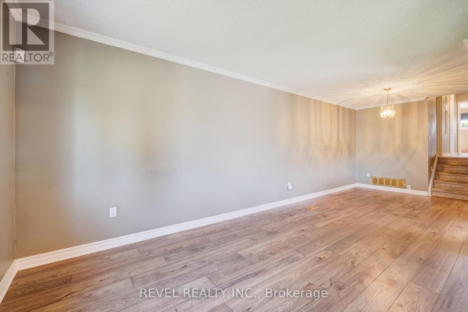 44 Marblehead Crescent, Brampton, Ontario  L6S 2V1 - Photo 5 - W12576406