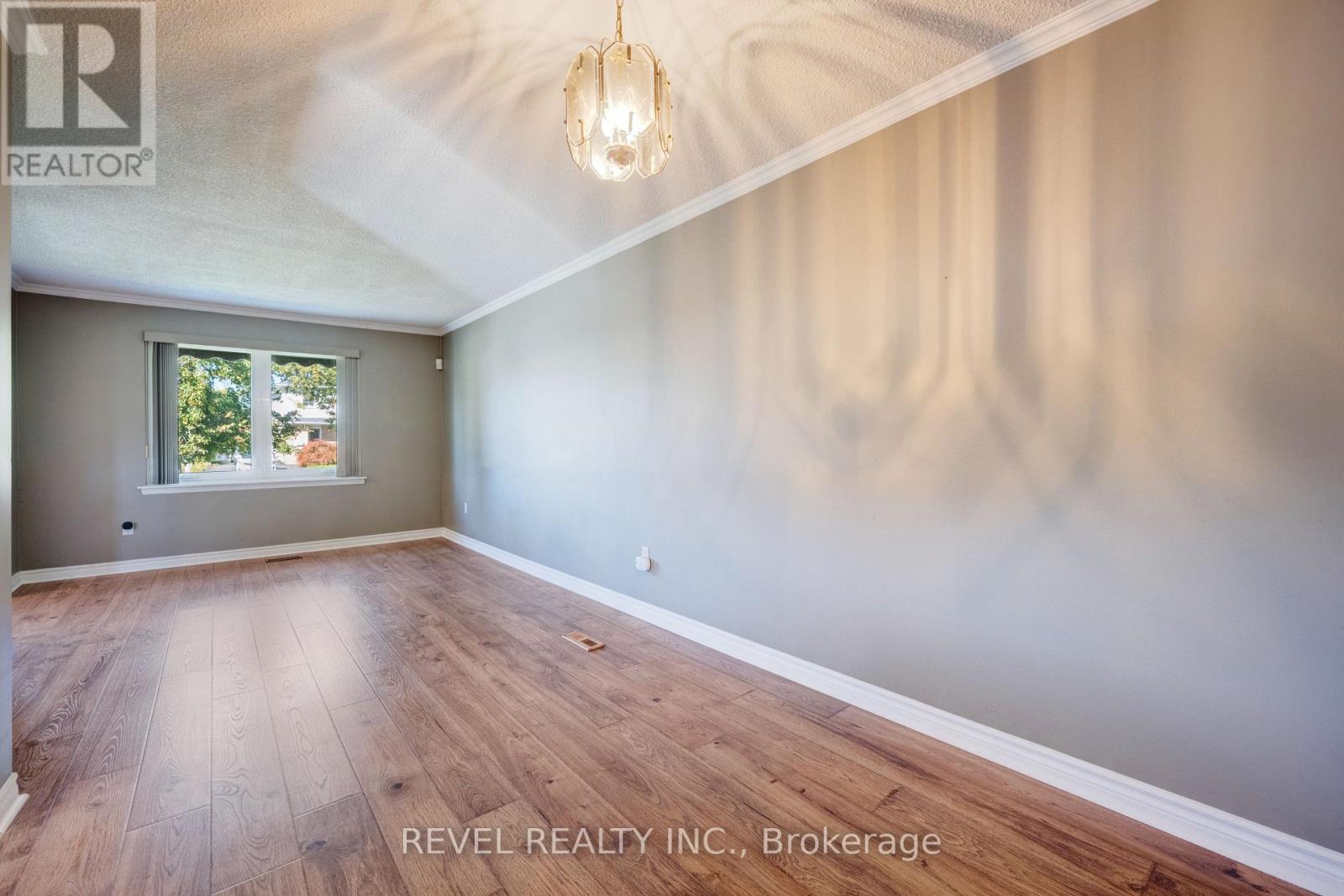 44 Marblehead Crescent, Brampton, Ontario  L6S 2V1 - Photo 6 - W12576406