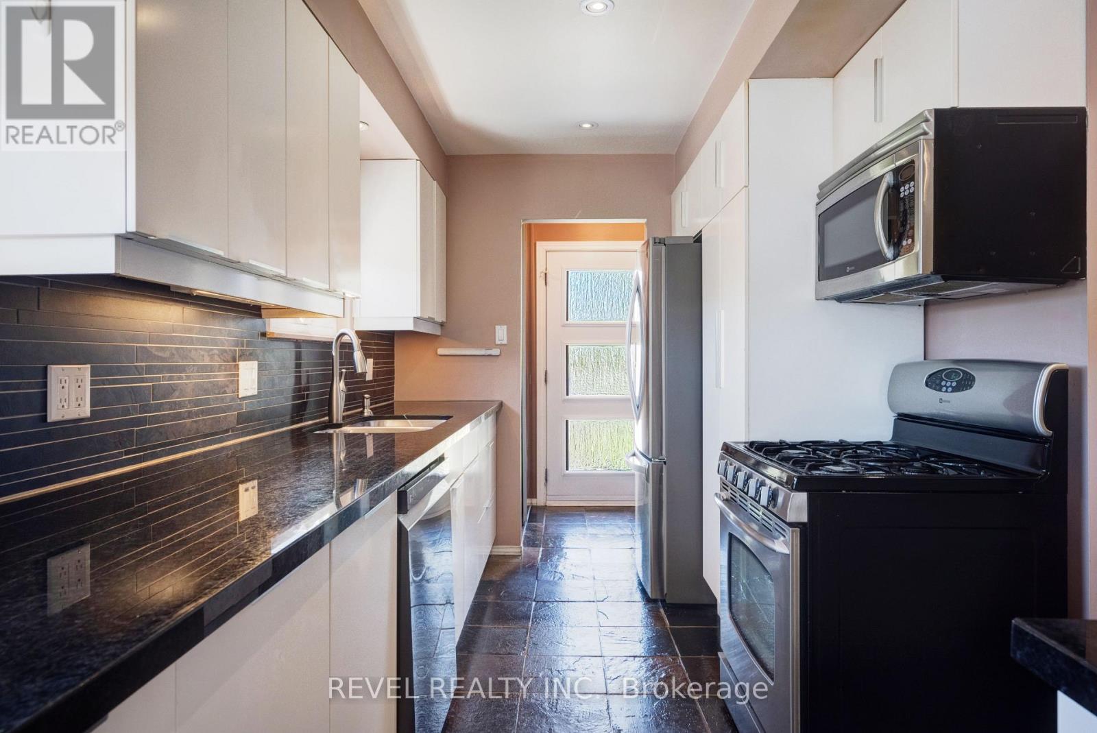 44 Marblehead Crescent, Brampton, Ontario  L6S 2V1 - Photo 9 - W12576406