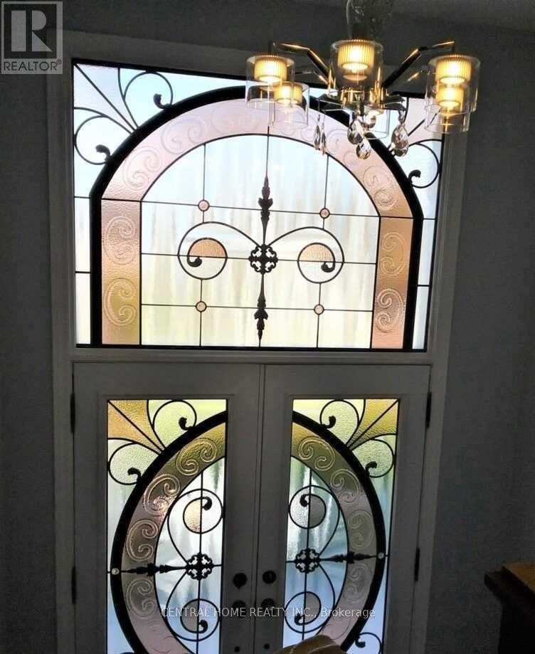 59 Blaney Crescent, Toronto, Ontario  M3N 1L3 - Photo 2 - W12576412