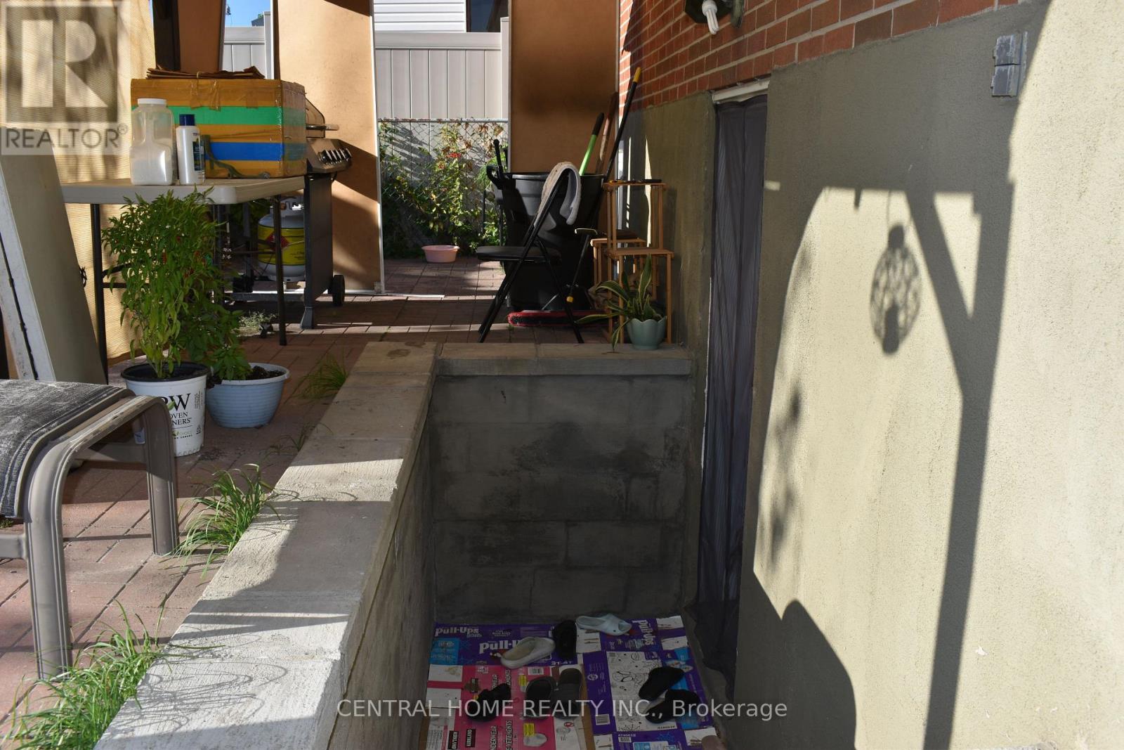 59 Blaney Crescent, Toronto, Ontario  M3N 1L3 - Photo 22 - W12576412