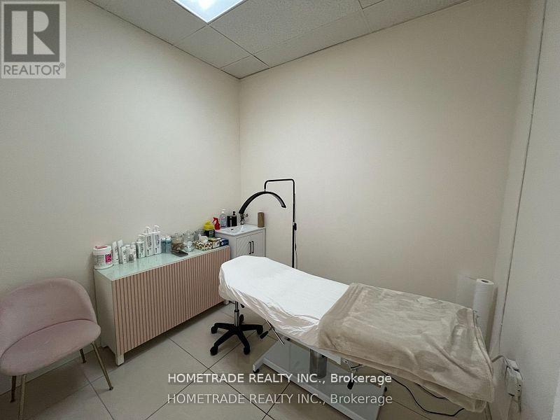 3428 Lake Shore Boulevard W, Toronto, Ontario  M8W 1N3 - Photo 4 - W12576462