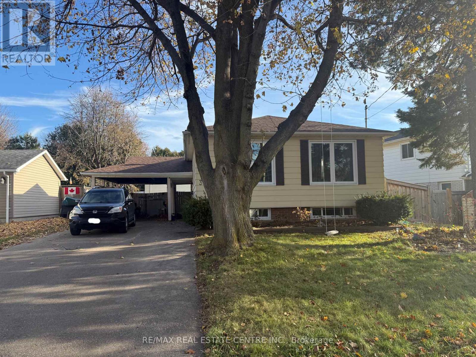 36 Rosefield Drive, Halton Hills, Ontario  L7G 4R5 - Photo 2 - W12576490