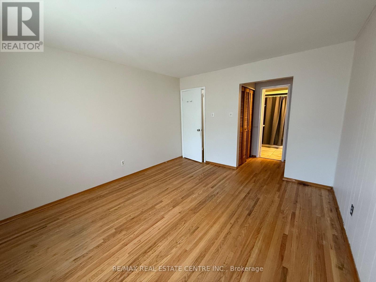 36 Rosefield Drive, Halton Hills, Ontario  L7G 4R5 - Photo 7 - W12576490