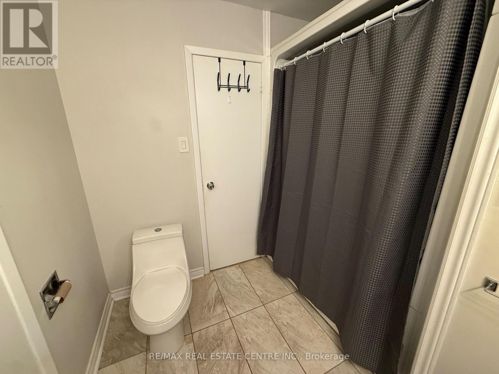 36 Rosefield Drive, Halton Hills, Ontario  L7G 4R5 - Photo 9 - W12576490