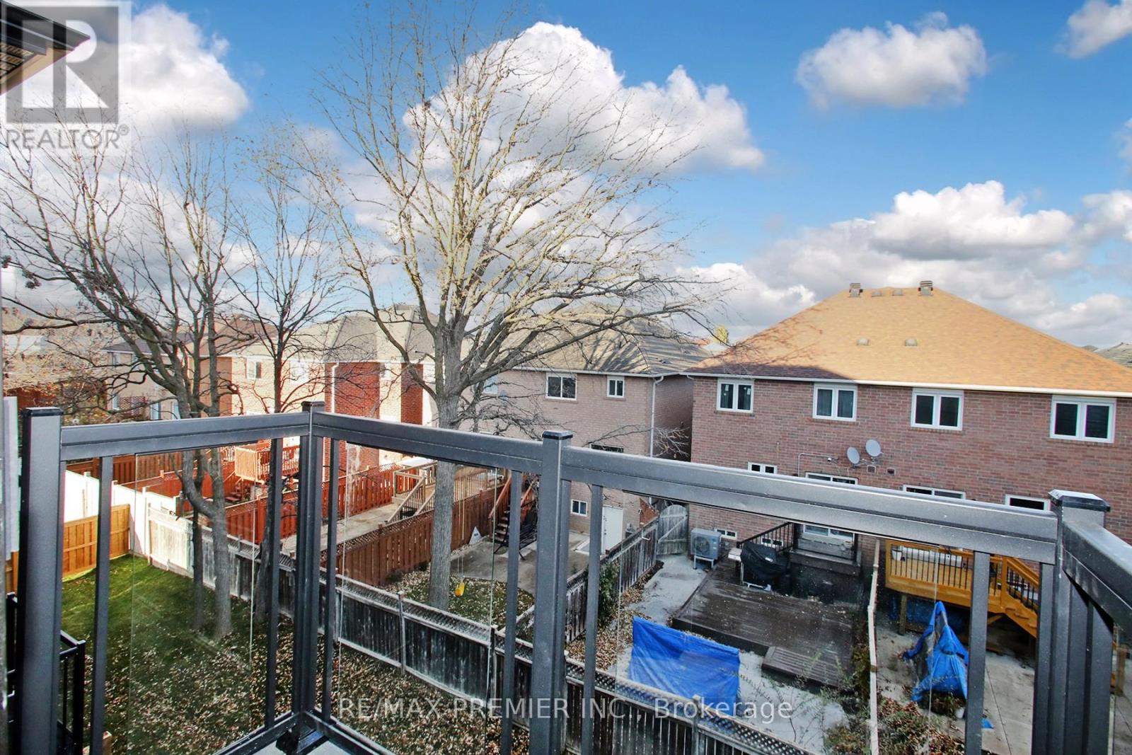 5897 Saigon Street, Mississauga, Ontario  L5V 2V9 - Photo 8 - W12576524