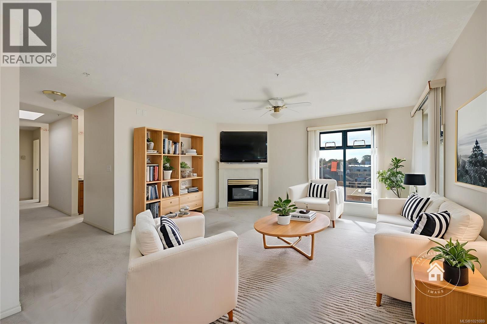 405 1063 Southgate St, Victoria, British Columbia  V8V 2Z1 - Photo 1 - 1021089