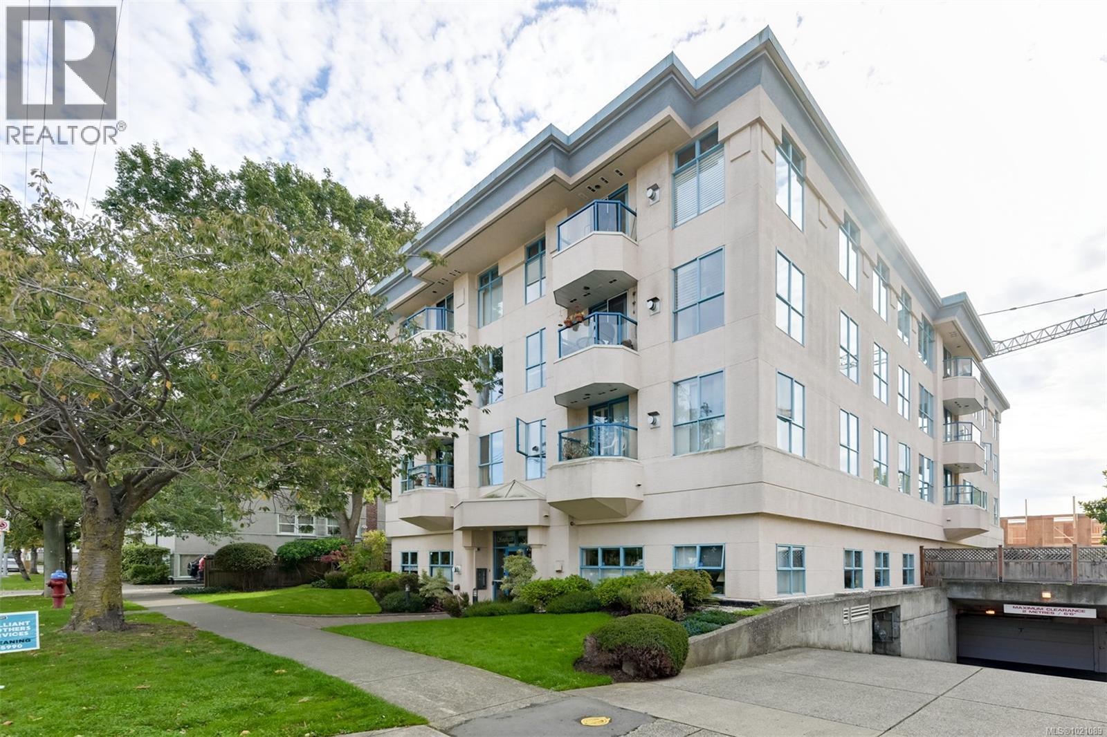 405 1063 Southgate St, Victoria, British Columbia  V8V 2Z1 - Photo 2 - 1021089