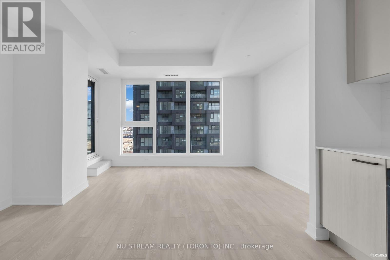 1111 - 1 Quarrington Lane, Toronto, Ontario  M3C 0S4 - Photo 10 - C12570798