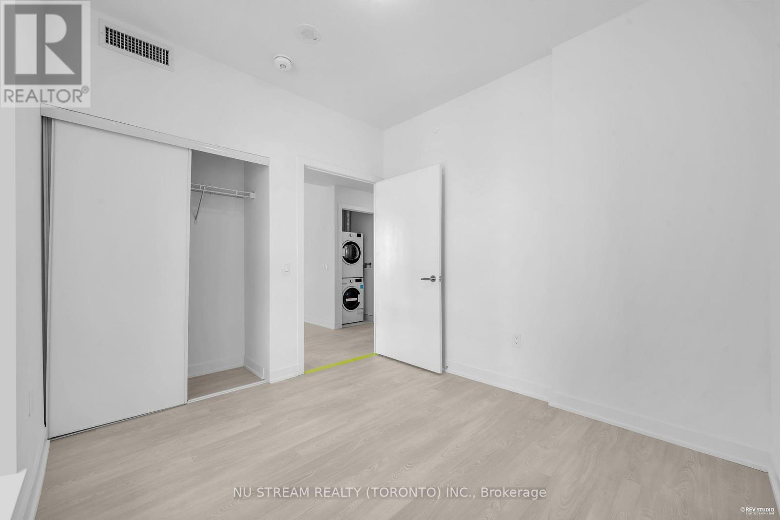 1111 - 1 Quarrington Lane, Toronto, Ontario  M3C 0S4 - Photo 12 - C12570798