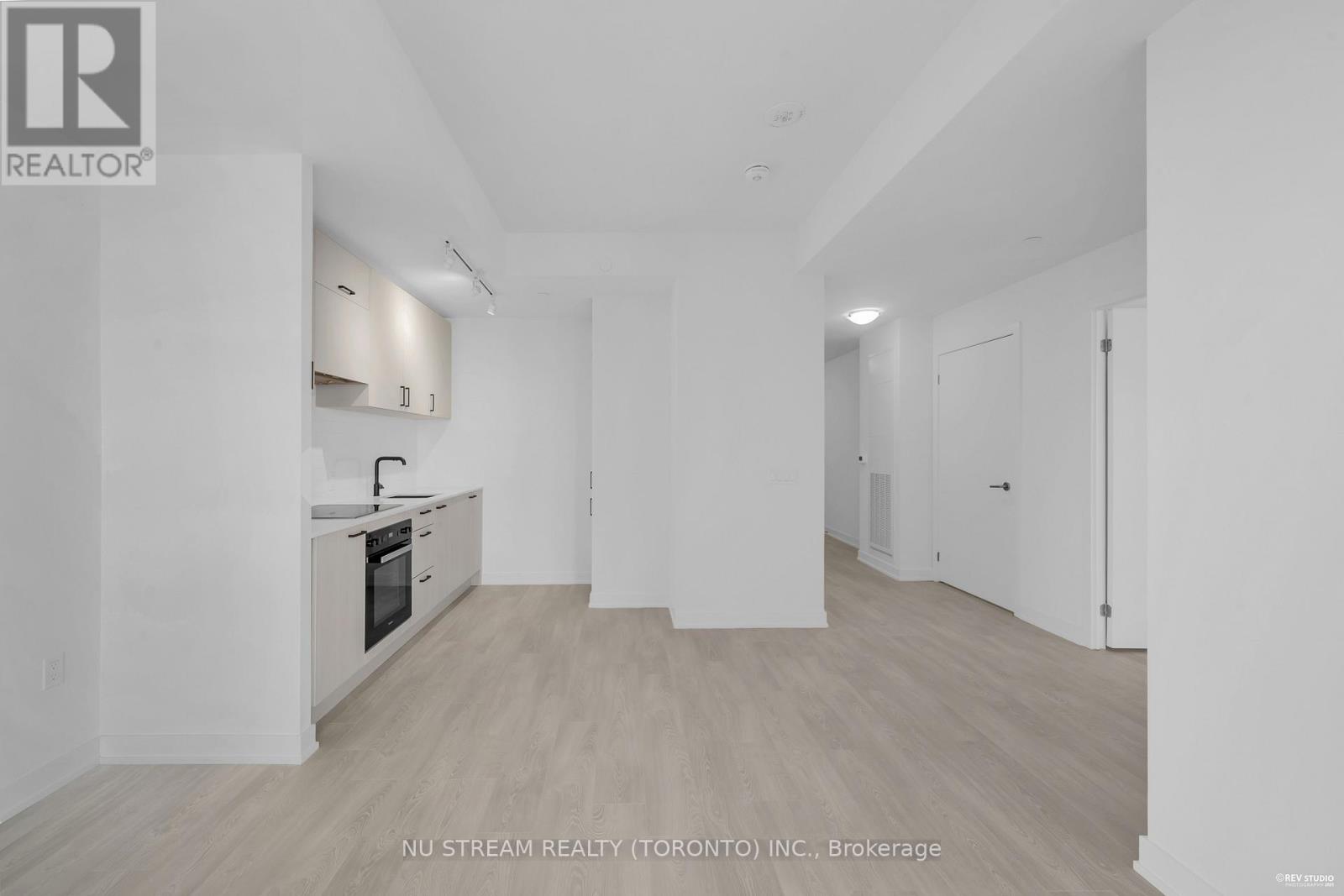 1111 - 1 Quarrington Lane, Toronto, Ontario  M3C 0S4 - Photo 8 - C12570798