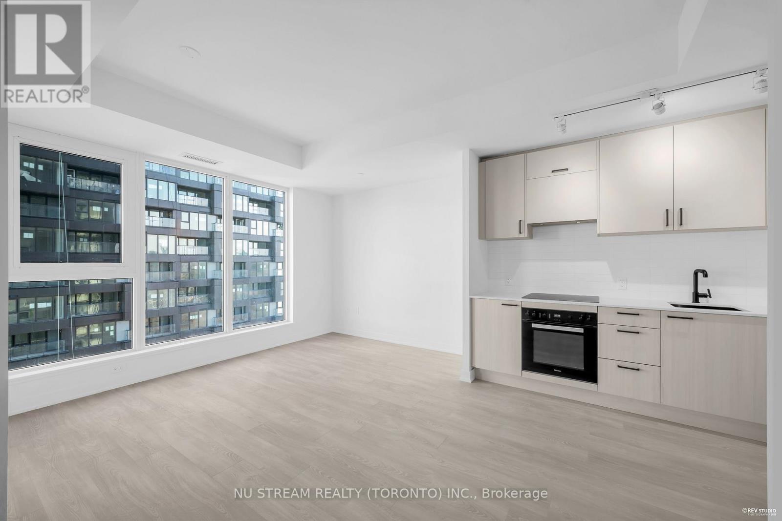 1111 - 1 Quarrington Lane, Toronto, Ontario  M3C 0S4 - Photo 6 - C12570798