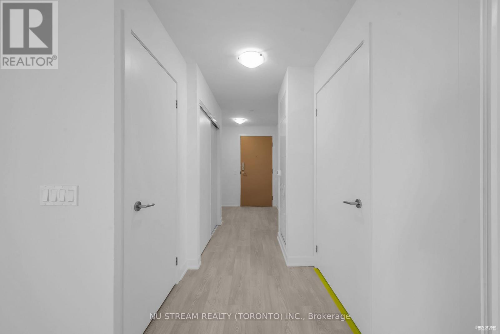 1111 - 1 Quarrington Lane, Toronto, Ontario  M3C 0S4 - Photo 5 - C12570798