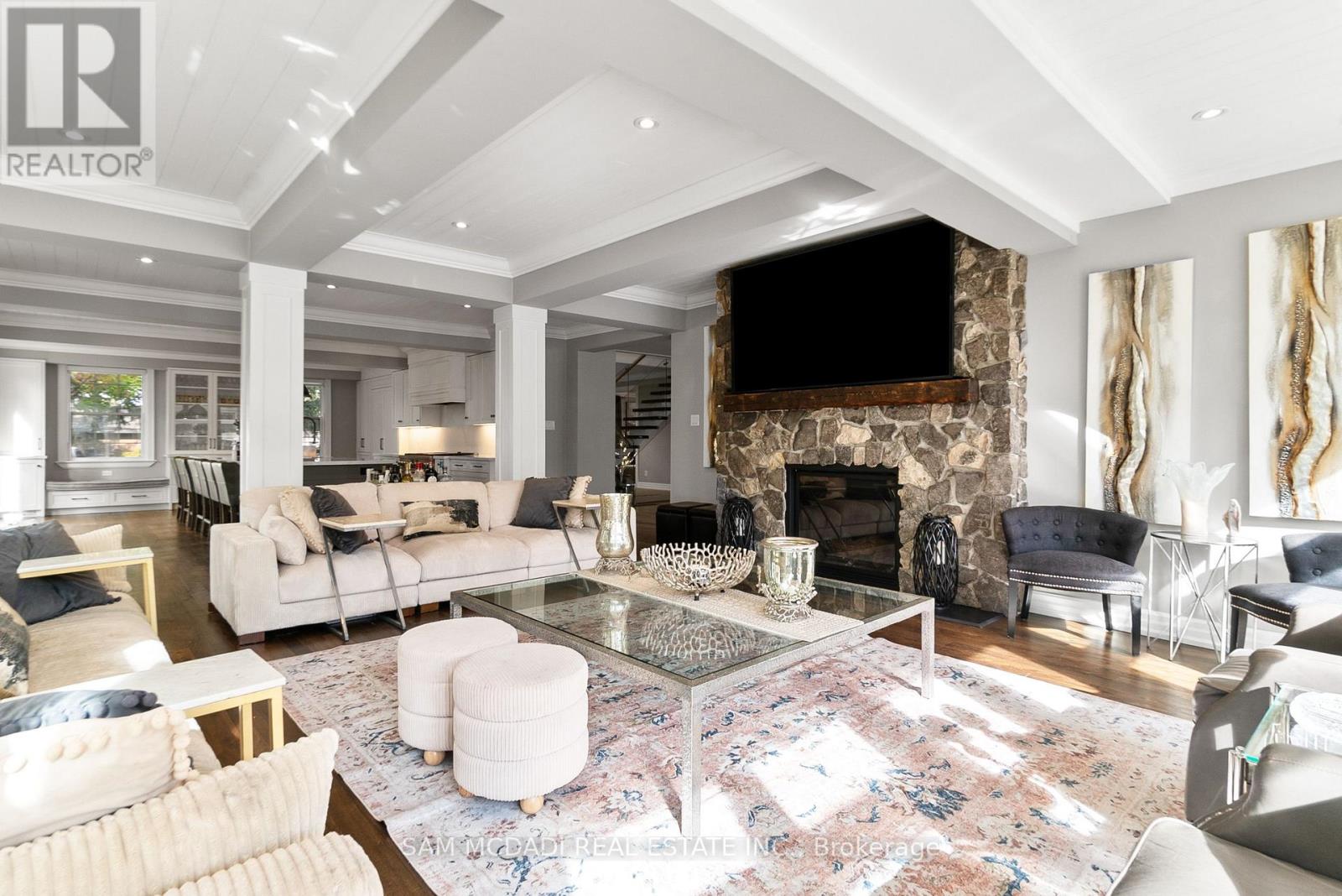 2552 Jarvis Street, Mississauga, Ontario L5C 2P6 - Photo 17 - W12538476