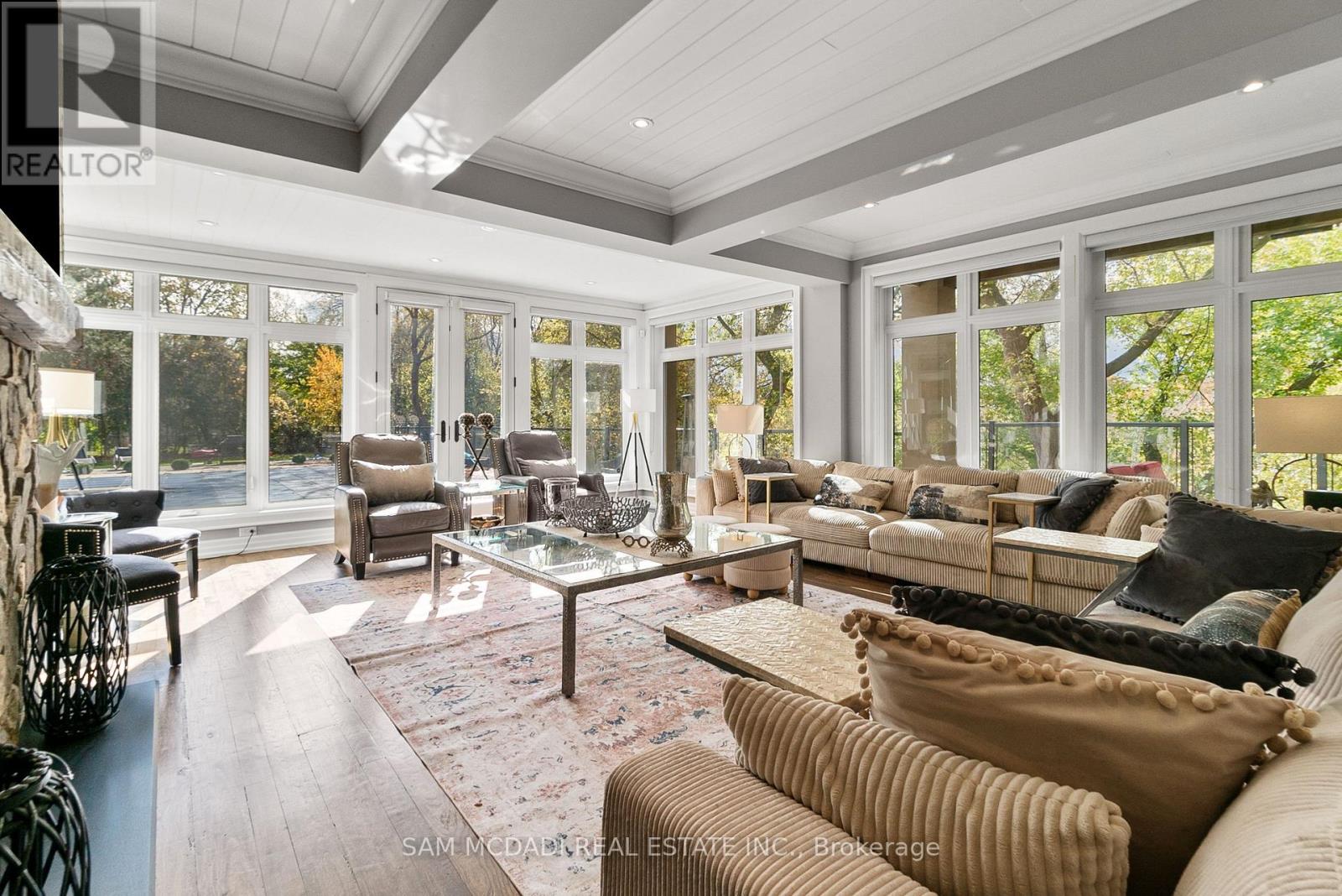 2552 Jarvis Street, Mississauga, Ontario L5C 2P6 - Photo 15 - W12538476