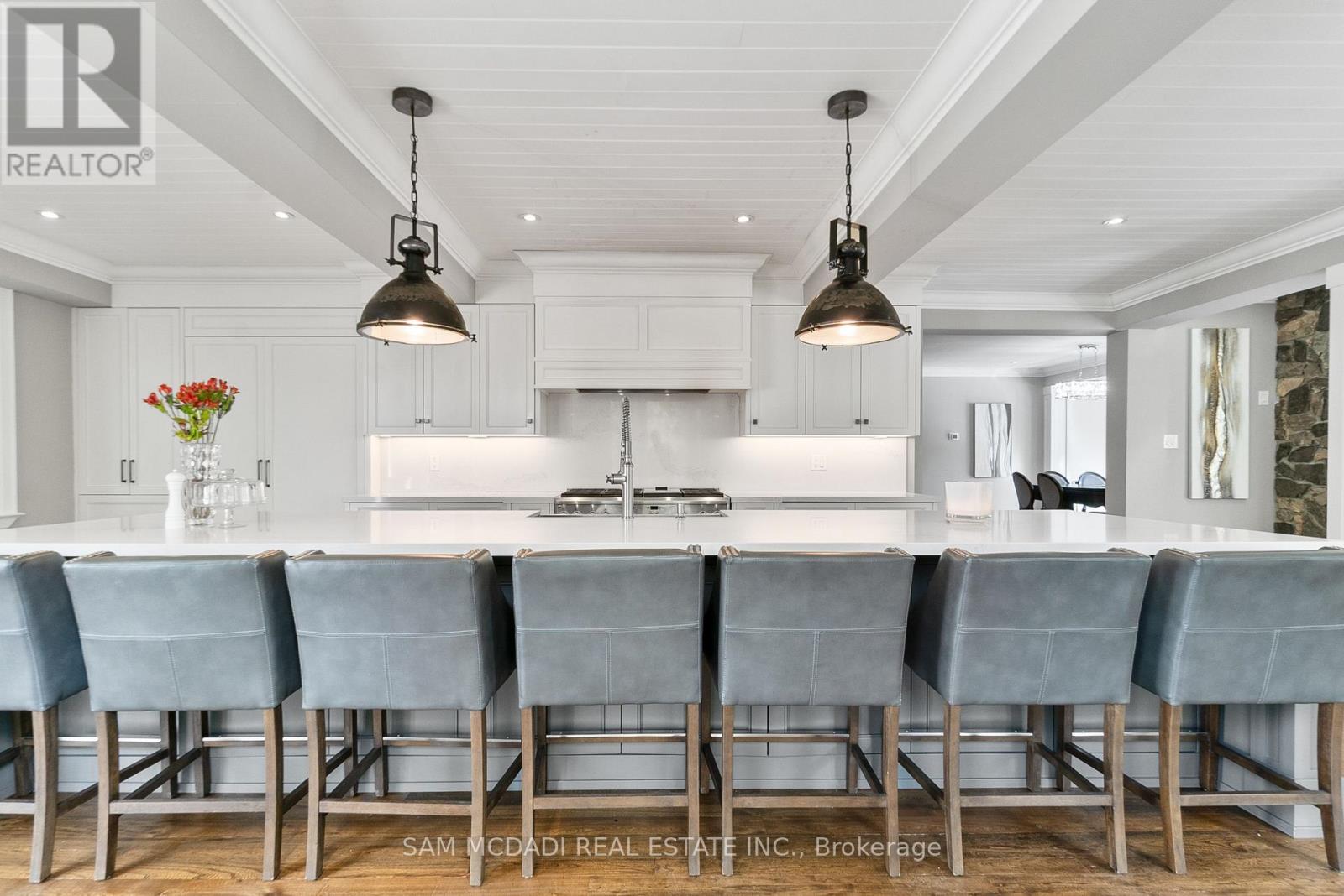 2552 Jarvis Street, Mississauga, Ontario L5C 2P6 - Photo 14 - W12538476