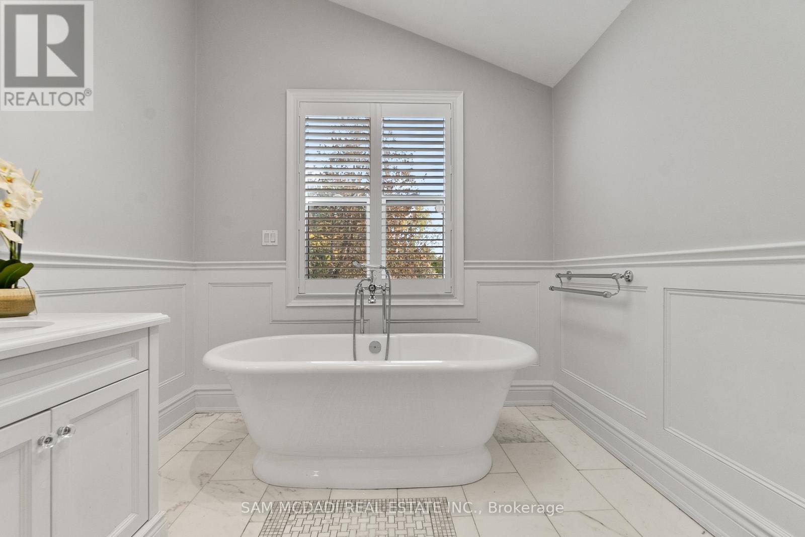 2552 Jarvis Street, Mississauga, Ontario L5C 2P6 - Photo 25 - W12538476