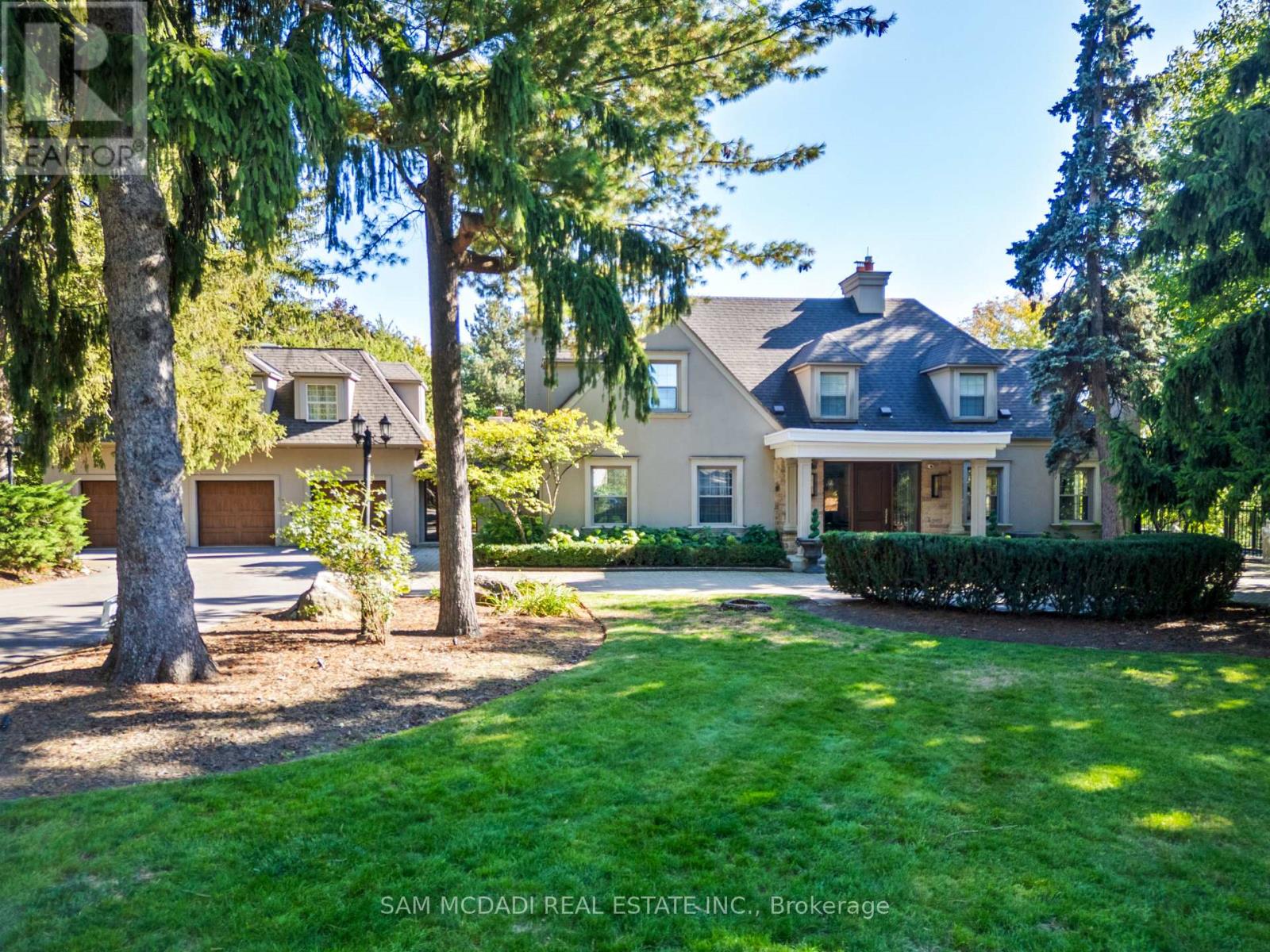 2552 Jarvis Street, Mississauga, Ontario L5C 2P6 - Photo 4 - W12538476