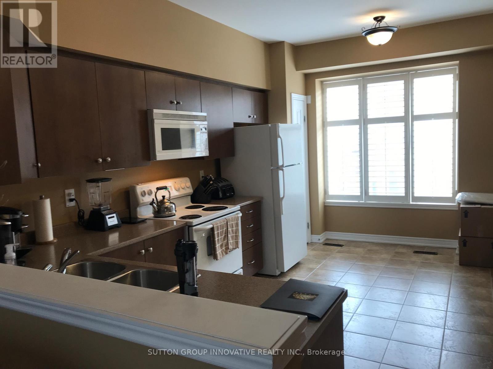 15 Chapman Lane, Hamilton, Ontario  L9G 0A5 - Photo 12 - X12576408