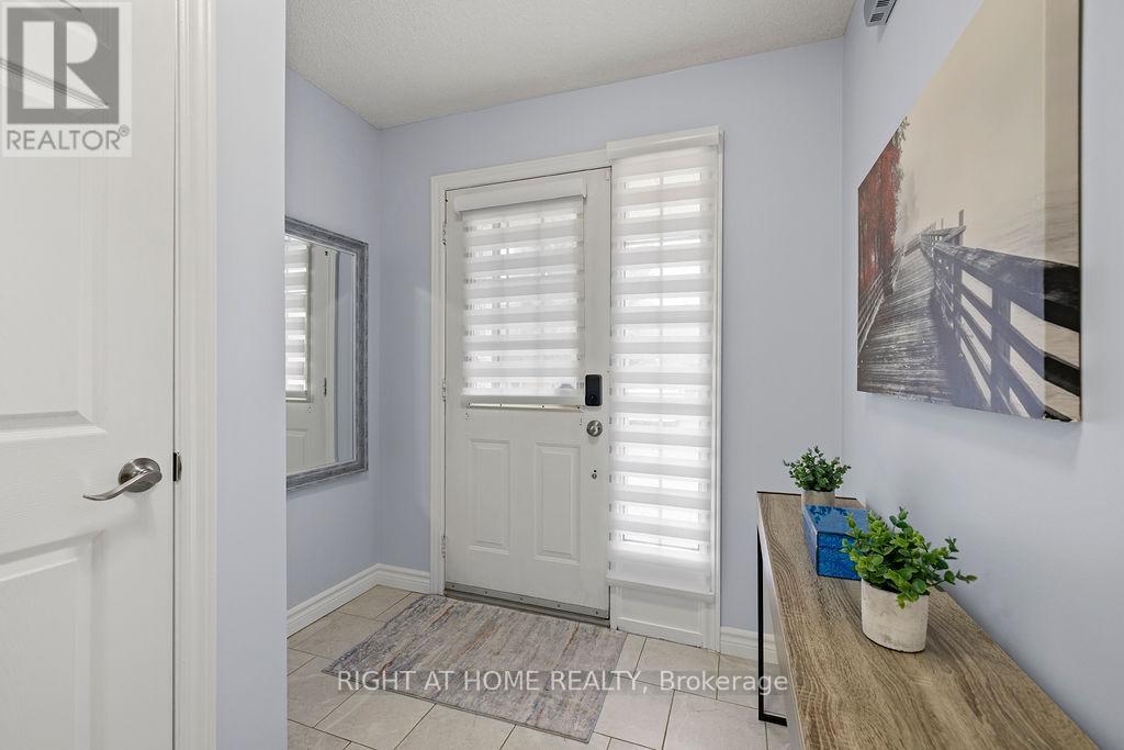 9 - 810 Golf Links Road, Hamilton, Ontario  L9K 1J7 - Photo 3 - X12576550