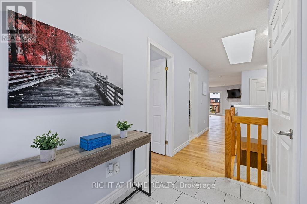 9 - 810 Golf Links Road, Hamilton, Ontario  L9K 1J7 - Photo 4 - X12576550