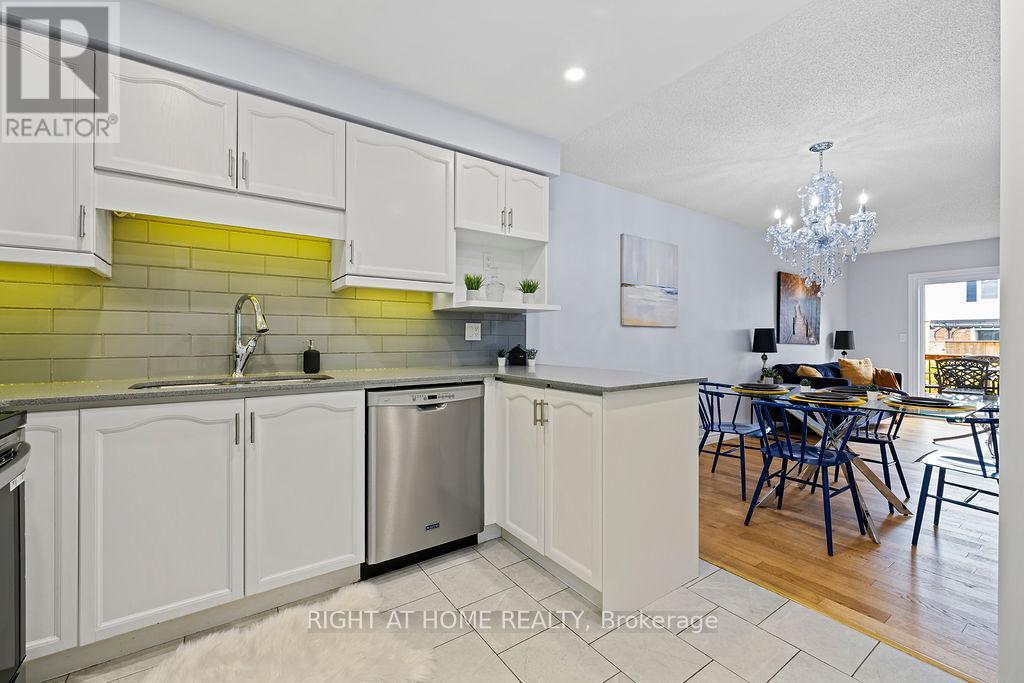 9 - 810 Golf Links Road, Hamilton, Ontario  L9K 1J7 - Photo 8 - X12576550