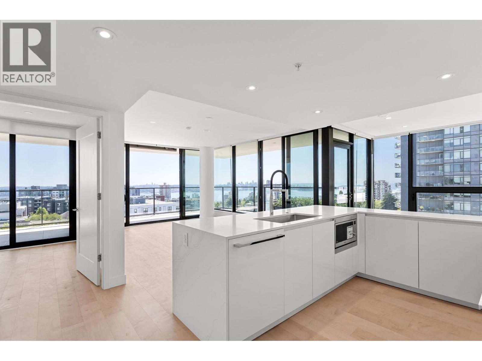 703 135 E 13th Street, North Vancouver, British Columbia  V7L 0J8 - Photo 4 - R3070042