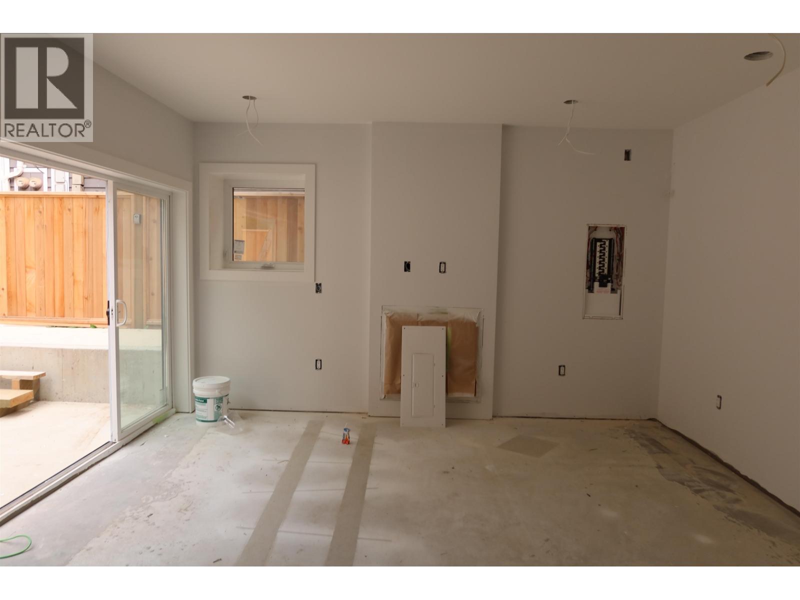 A 2735 W 8th Avenue, Vancouver, British Columbia  V6K 2B7 - Photo 5 - R3070080