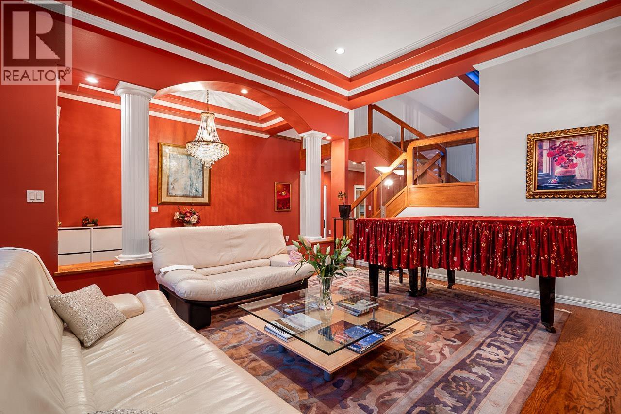 2768 Southcrest Drive, Burnaby, British Columbia  V5A 4V4 - Photo 5 - R3070047