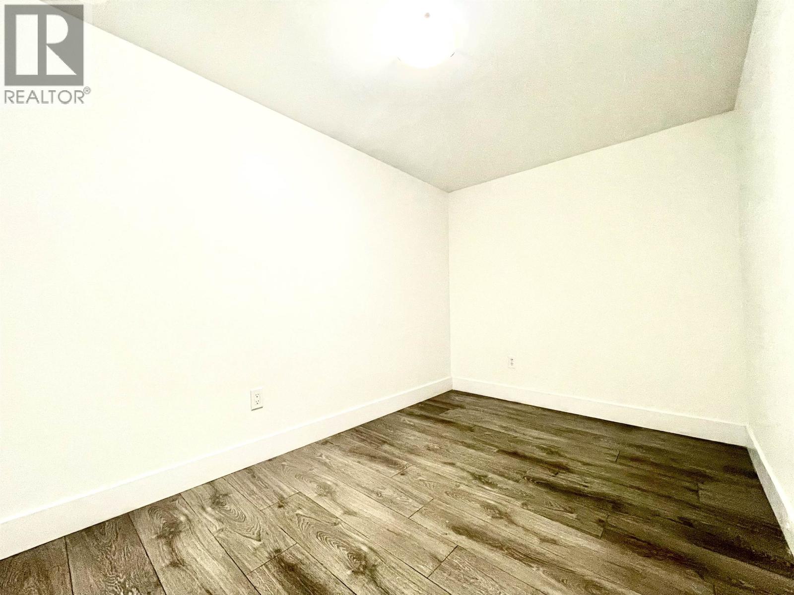 72xx Curtis Street, Burnaby, British Columbia  V5A 1K1 - Photo 9 - R3070060