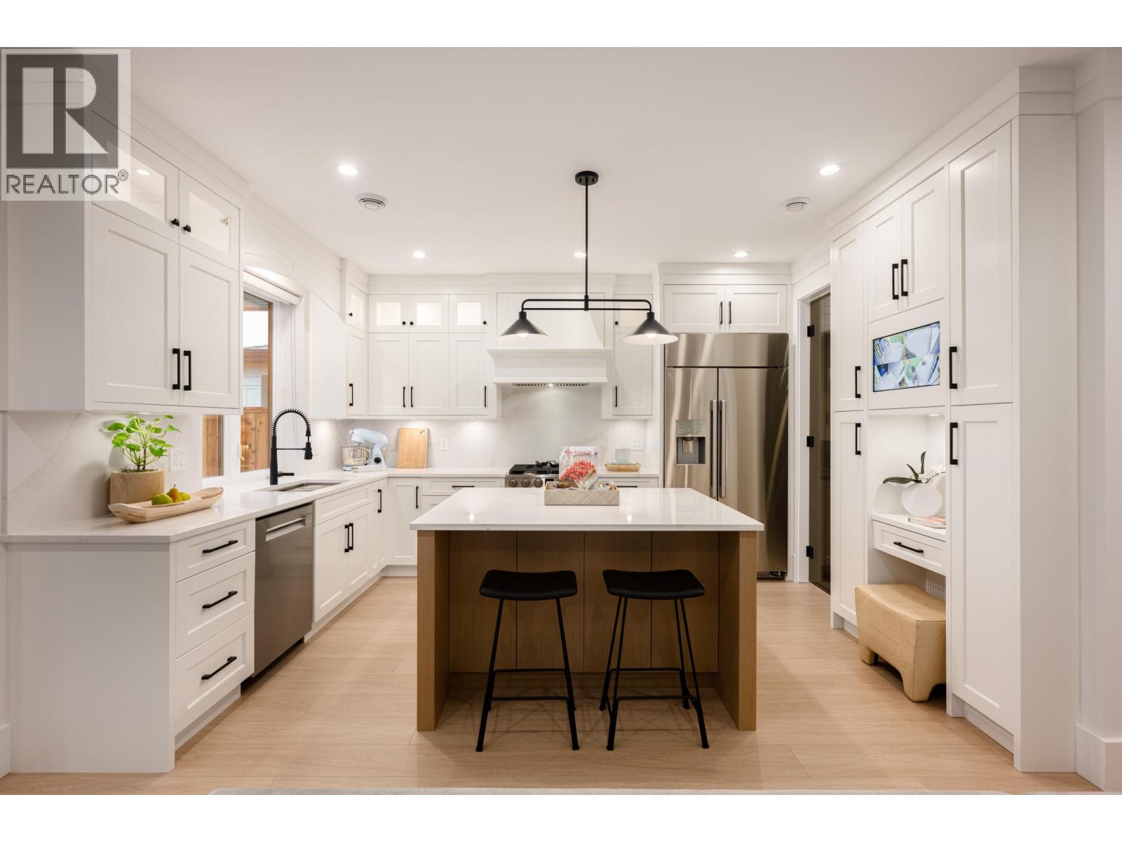 3608 Pleasant Street, Richmond, British Columbia  V7E 2P8 - Photo 10 - R3067284