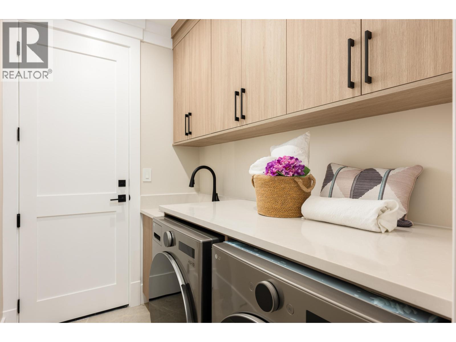 3608 Pleasant Street, Richmond, British Columbia  V7E 2P8 - Photo 15 - R3067284