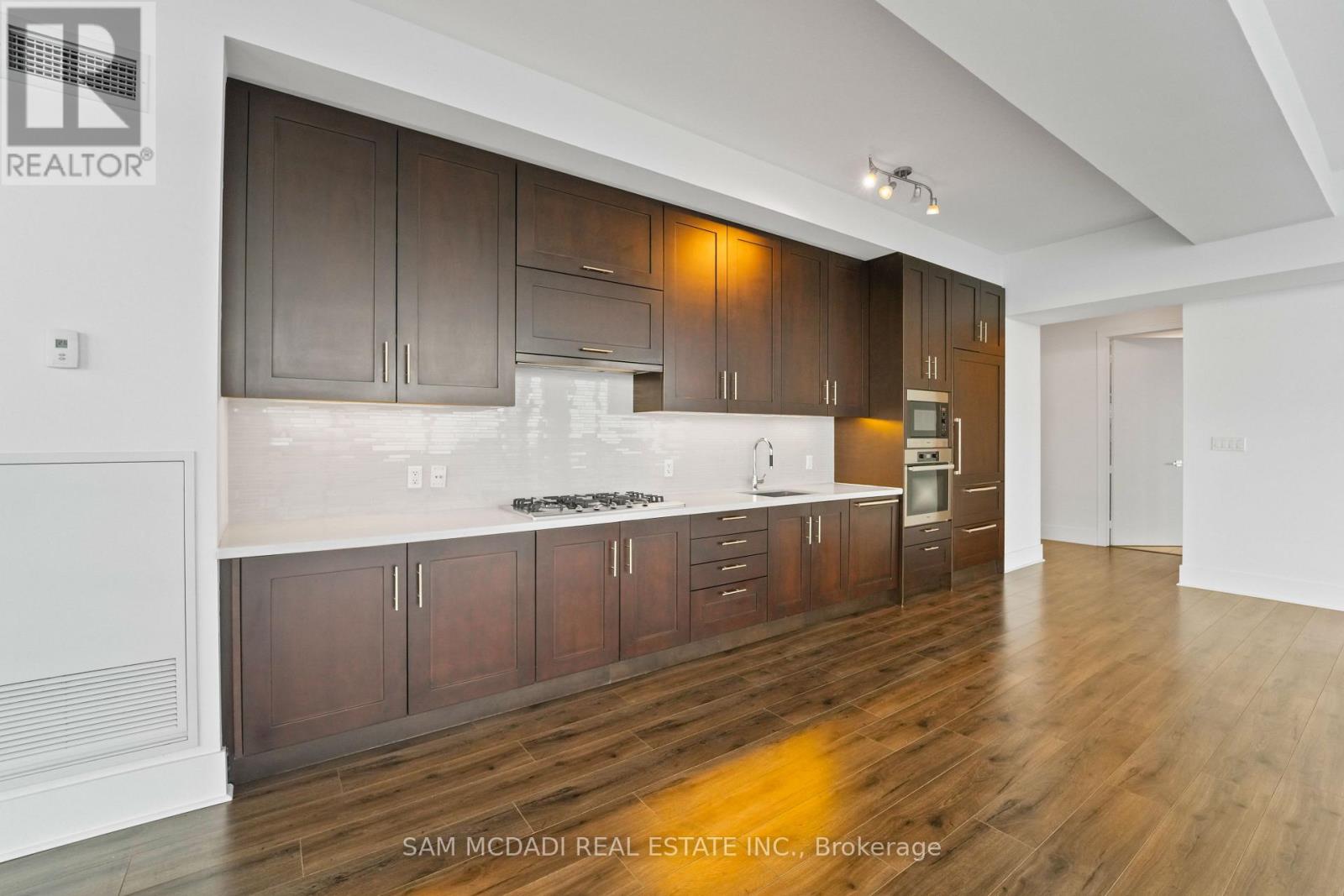 914 - 29 Queens Quay E, Toronto, Ontario  M5E 0A4 - Photo 3 - C12575402