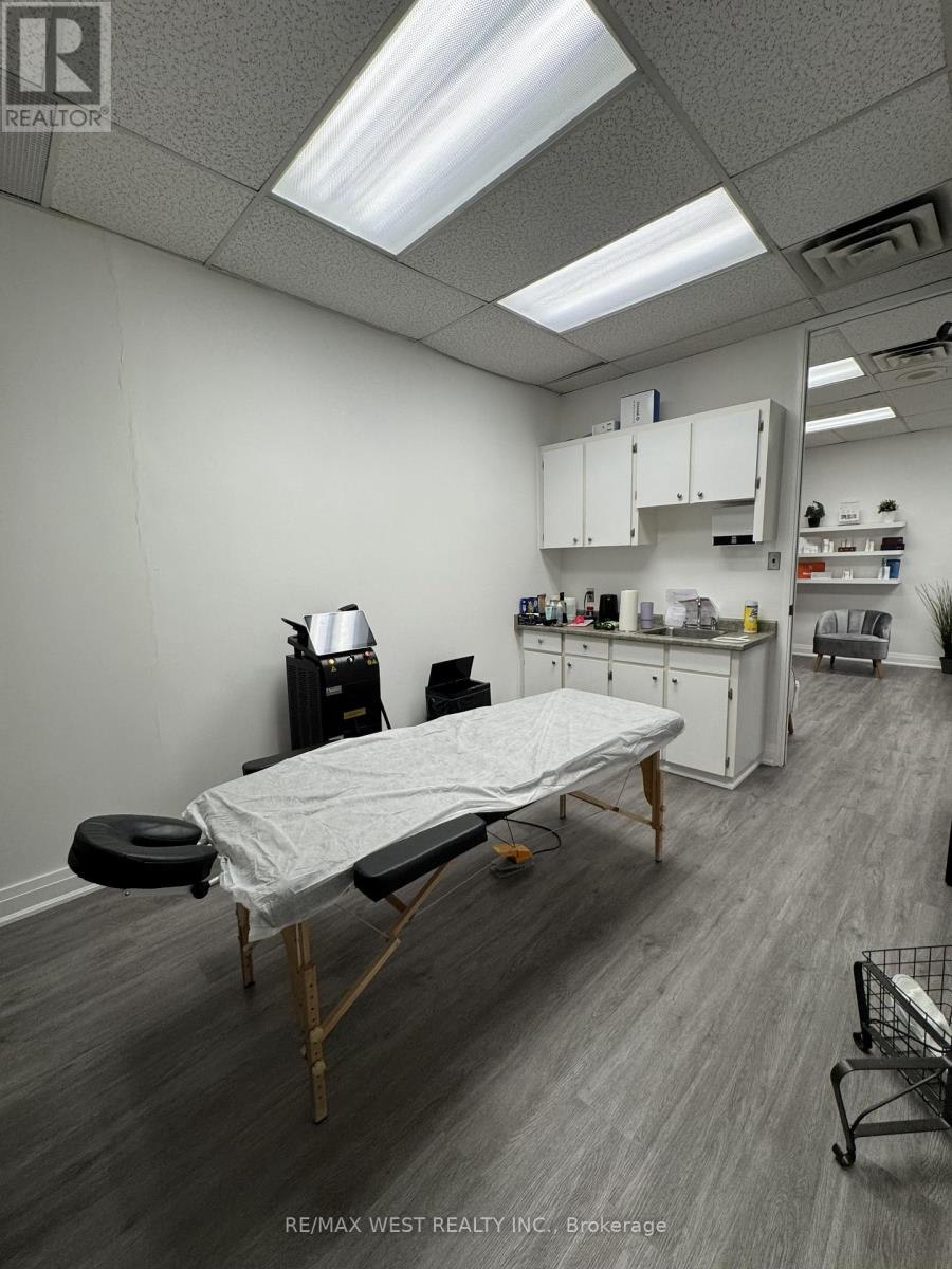 1106 - 123 Edward Street, Toronto, Ontario  M5G 1E2 - Photo 10 - C12576484