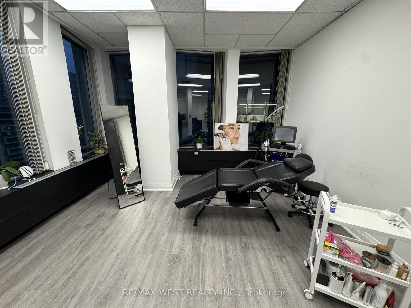 1106 - 123 Edward Street, Toronto, Ontario  M5G 1E2 - Photo 7 - C12576484