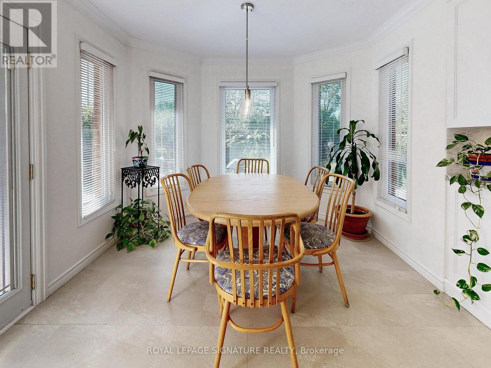 48 Millcroft Way, Vaughan, Ontario  L4J 6N9 - Photo 4 - N12518082