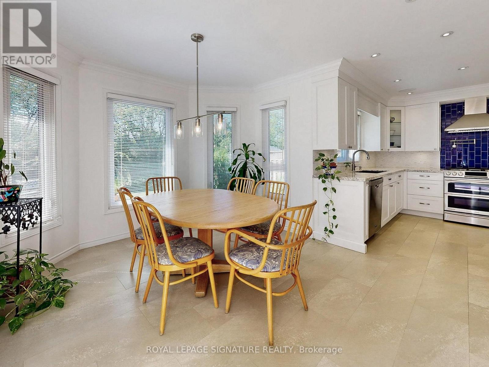 48 Millcroft Way, Vaughan, Ontario  L4J 6N9 - Photo 2 - N12518082