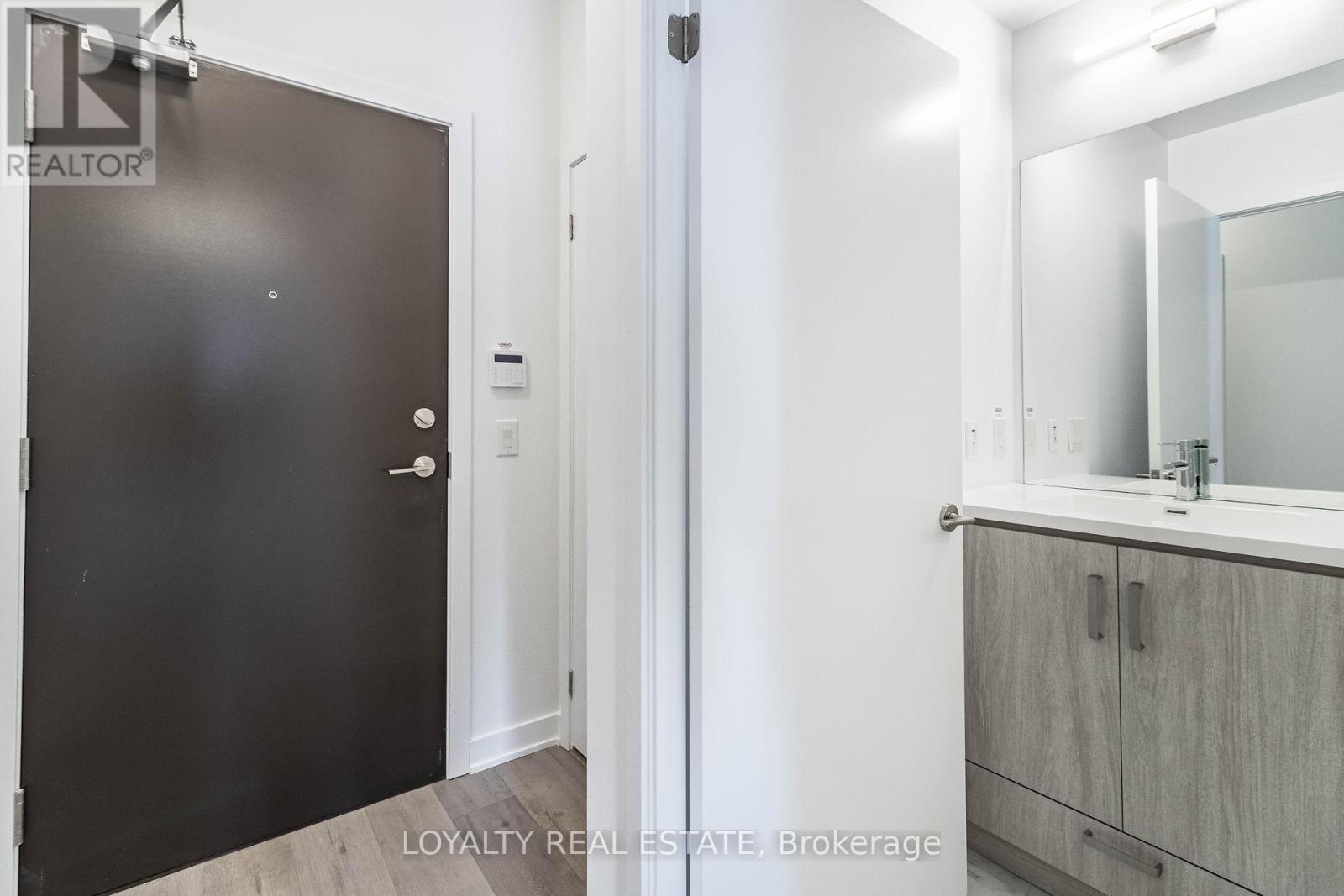 621 - 38 Honeycrisp Crescent, Vaughan, Ontario  L4K 0M8 - Photo 11 - N12533854