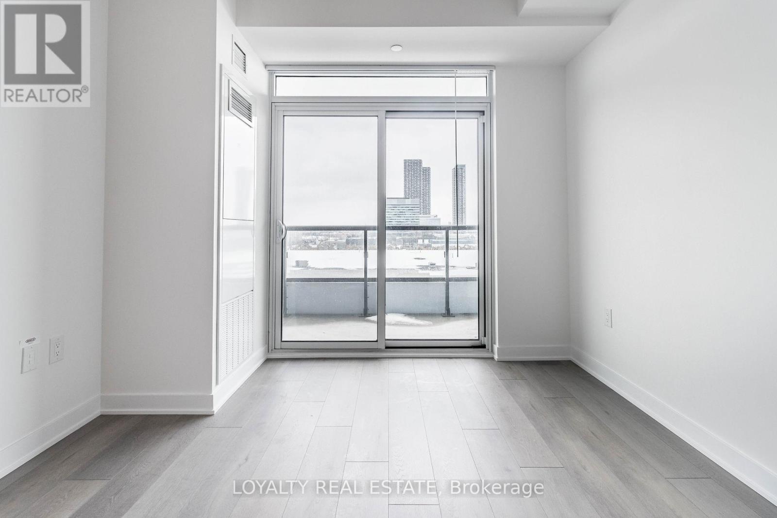 621 - 38 Honeycrisp Crescent, Vaughan, Ontario  L4K 0M8 - Photo 18 - N12533854