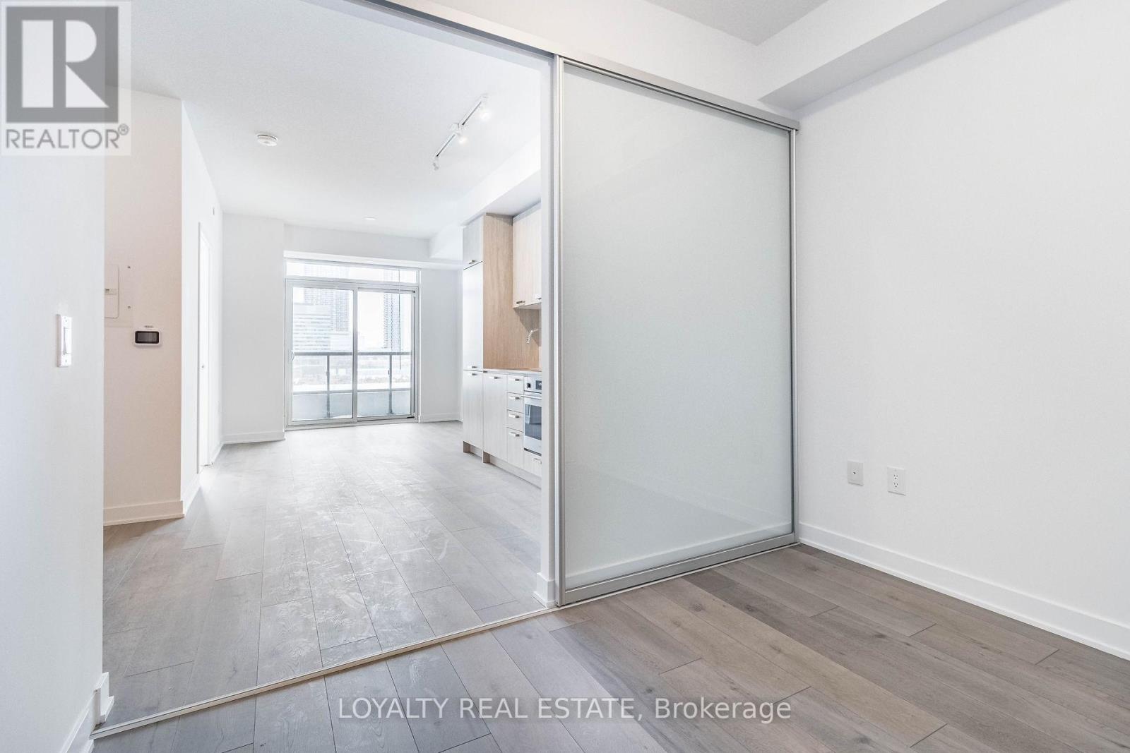 621 - 38 Honeycrisp Crescent, Vaughan, Ontario  L4K 0M8 - Photo 24 - N12533854