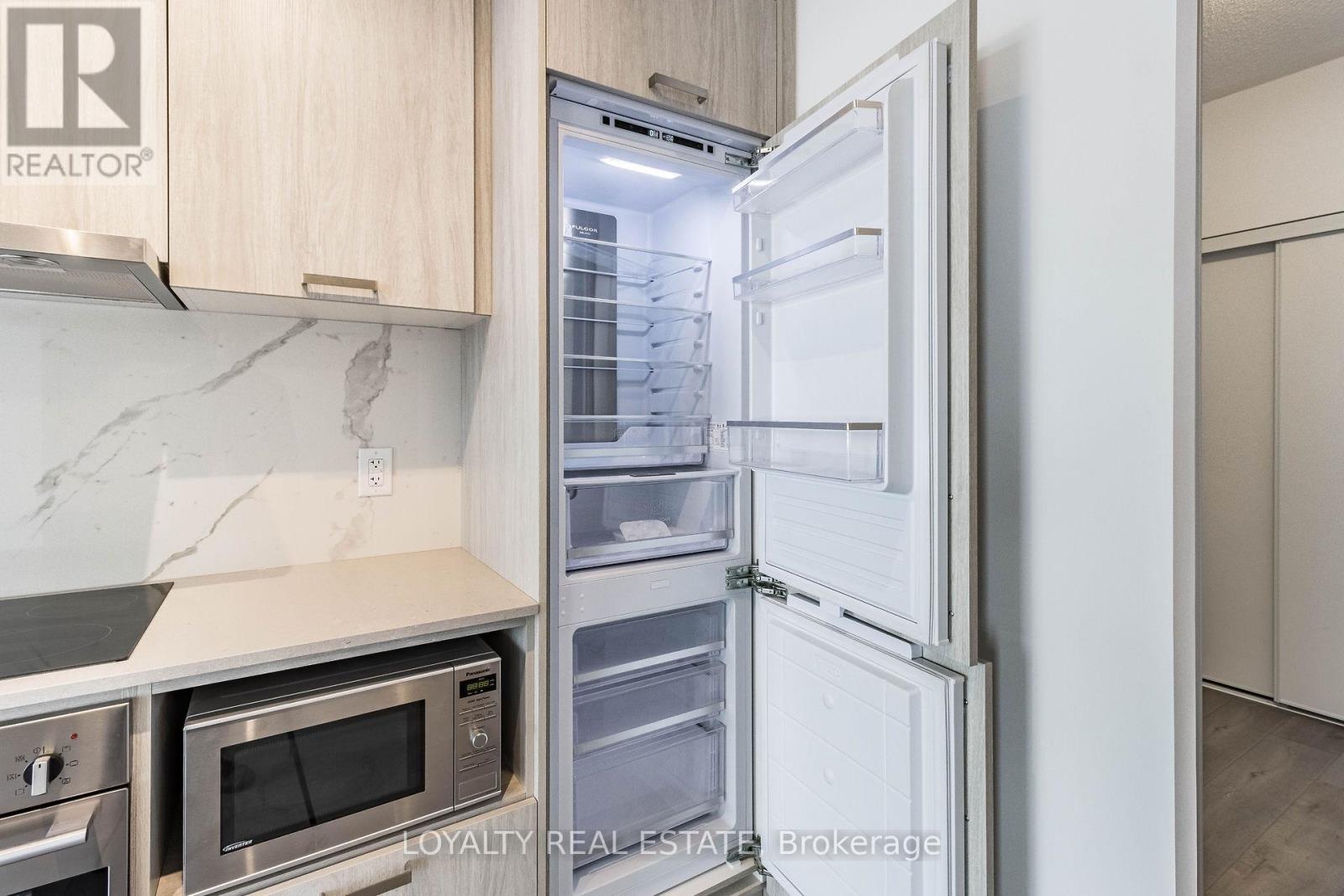 621 - 38 Honeycrisp Crescent, Vaughan, Ontario  L4K 0M8 - Photo 21 - N12533854