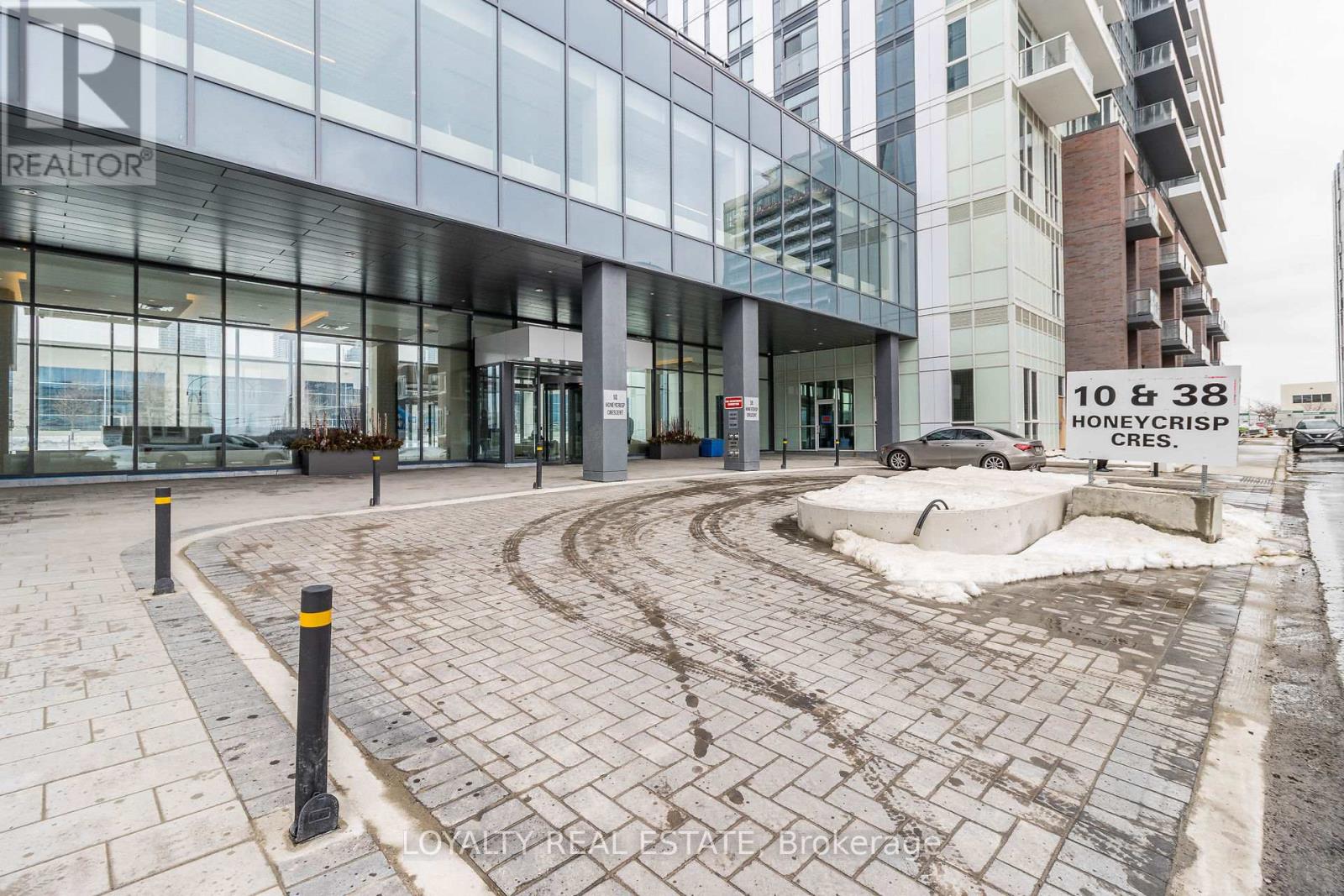 621 - 38 Honeycrisp Crescent, Vaughan, Ontario  L4K 0M8 - Photo 4 - N12533854