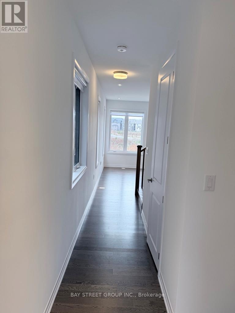 3210 Crystal Drive, Oakville, Ontario  L6M 5S8 - Photo 5 - W12570582