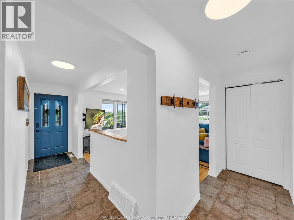 542 Second Concession N, Amherstburg, Ontario N9V 3E3 - Photo 4 - 25030610