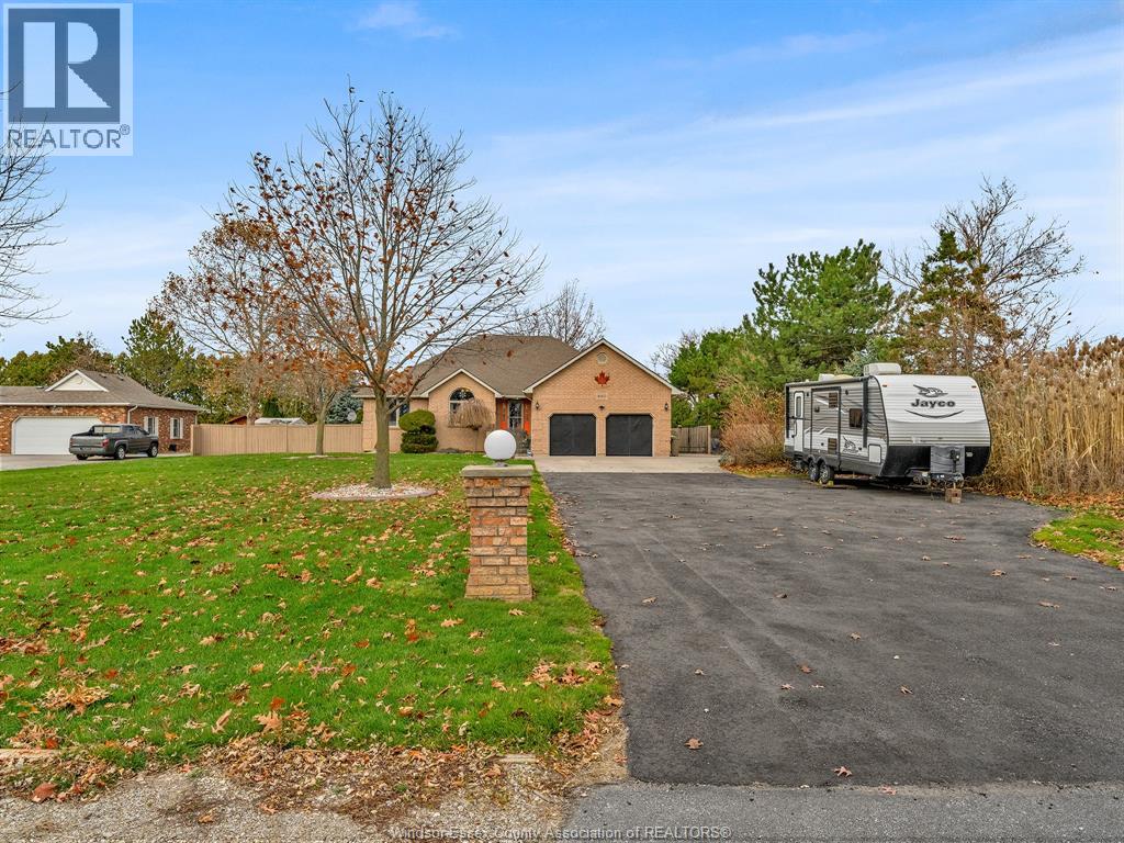 4160 Baseline, Windsor, Ontario N9A 6T3 - Photo 2 - 25030603