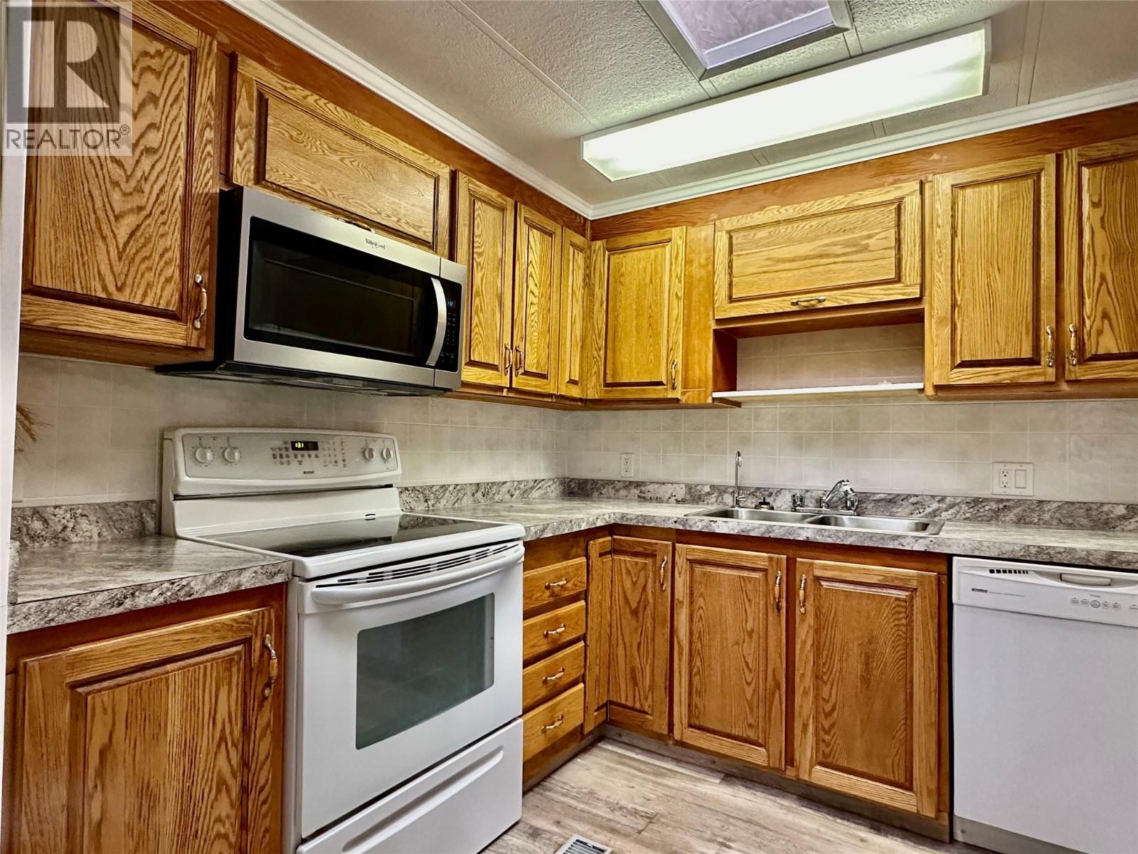 6601 Tucelnuit Drive Unit# 41, Oliver, British Columbia V0H 1T3 - Photo 4 - 10369967