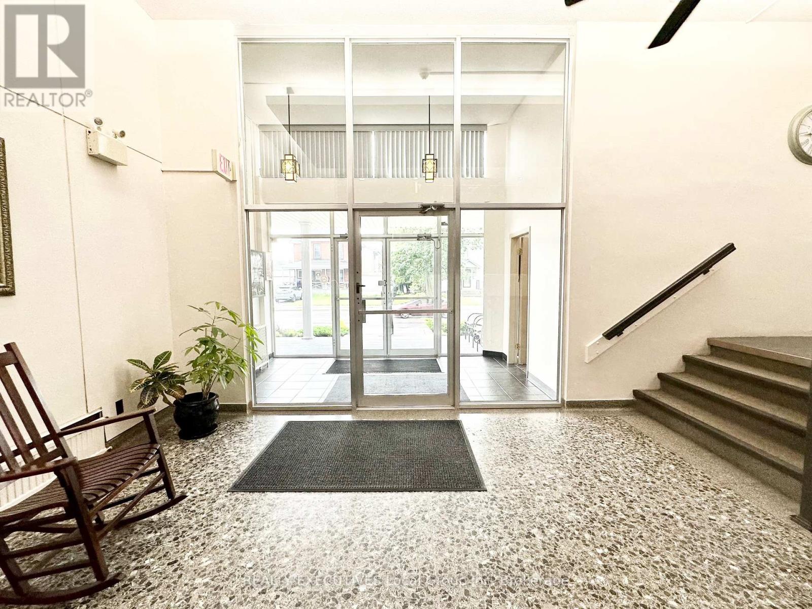 303 - 810 Main Street W, North Bay, Ontario P1B 2V9 - Photo 11 - X12576646